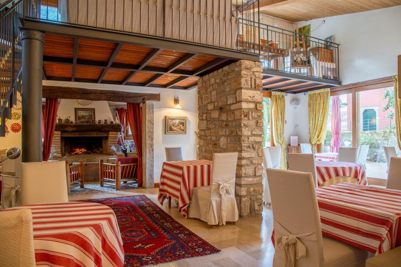 ויטוריו ונטו Hotel Calvi-Ristorante Mainor מראה חיצוני תמונה