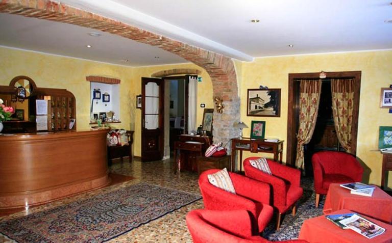 ויטוריו ונטו Hotel Calvi-Ristorante Mainor מראה חיצוני תמונה